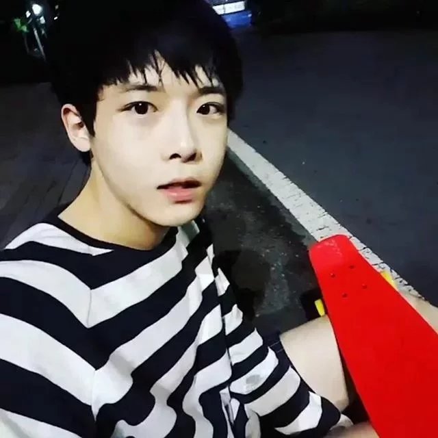 巩莲有伊