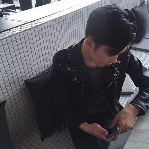 鲍琼芳眉